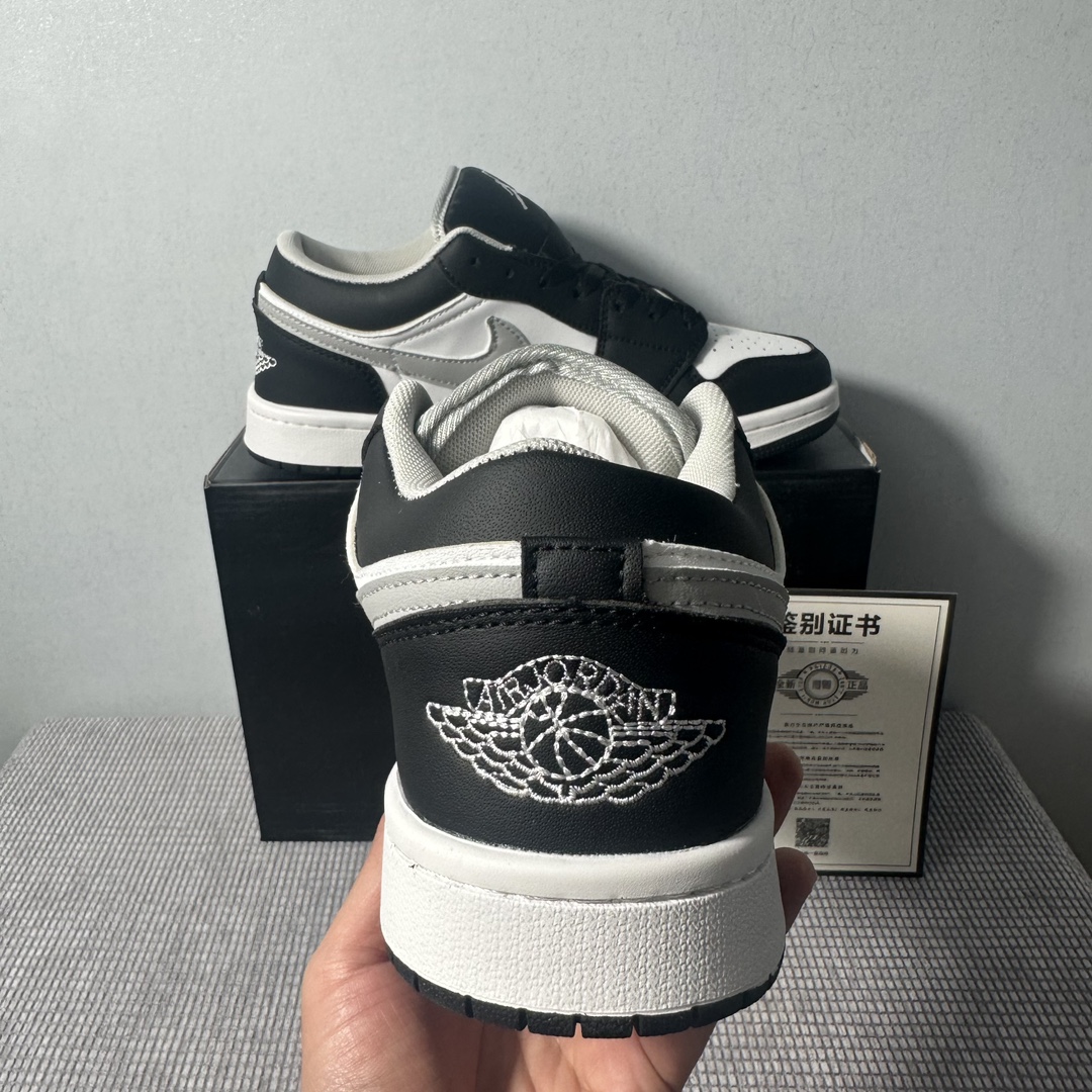 V2379-242.6💴36.69$NIKE gallery