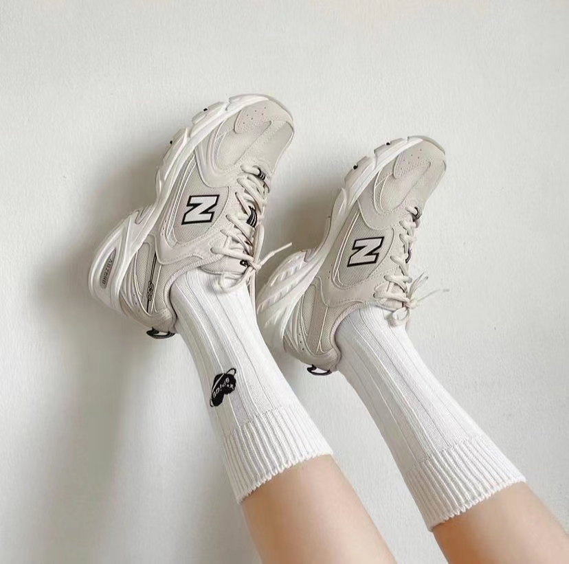 V2392-322.3💴46.77$NB gallery
