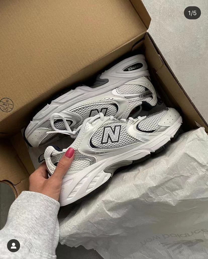 V2392-322.3💴46.77$NB gallery