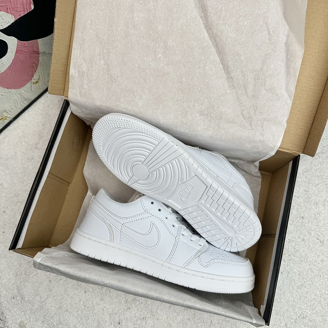 V2778-206.3💴31.66$NIKE gallery