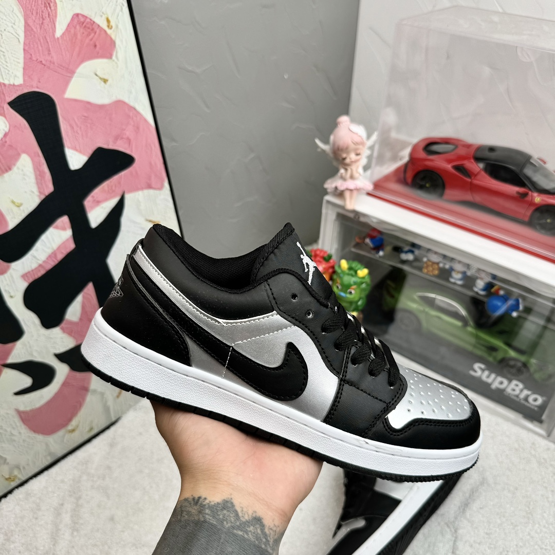 V2778-206.3💴31.66$NIKE gallery
