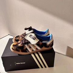 V2843-243.99💴36.88$adidas gallery