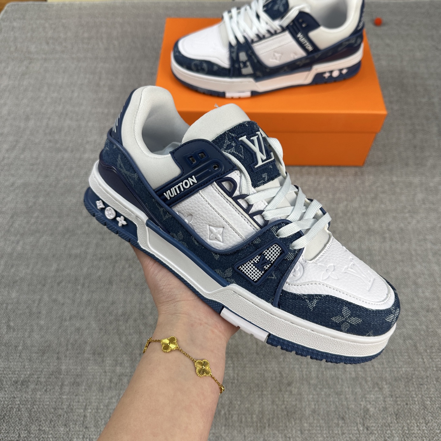 V2860-💴43$LV gallery
