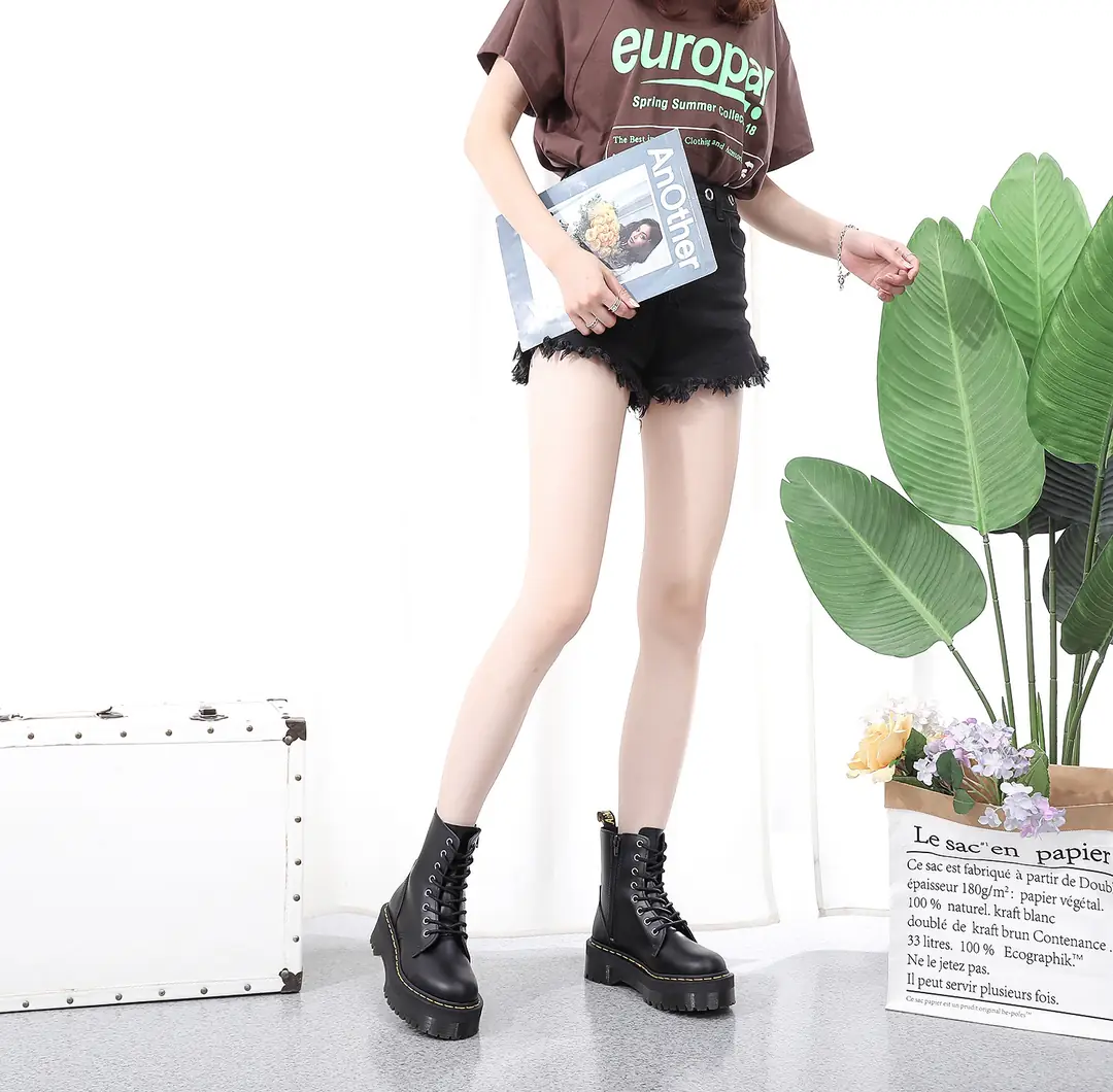 Oo1283-428.74💴|59.51$Dr.Martens gallery