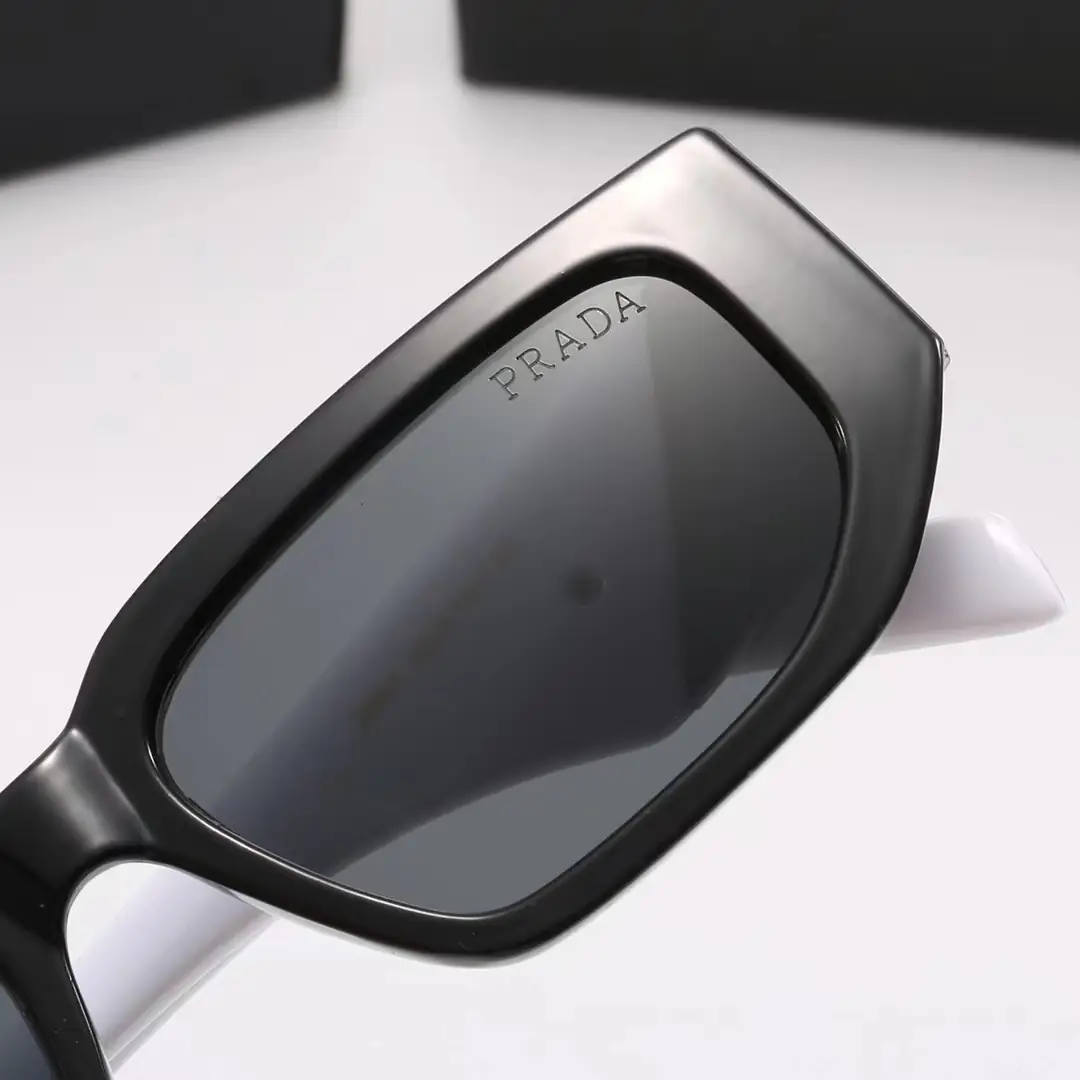 V1488-143.2💴21.6$PRADA gallery