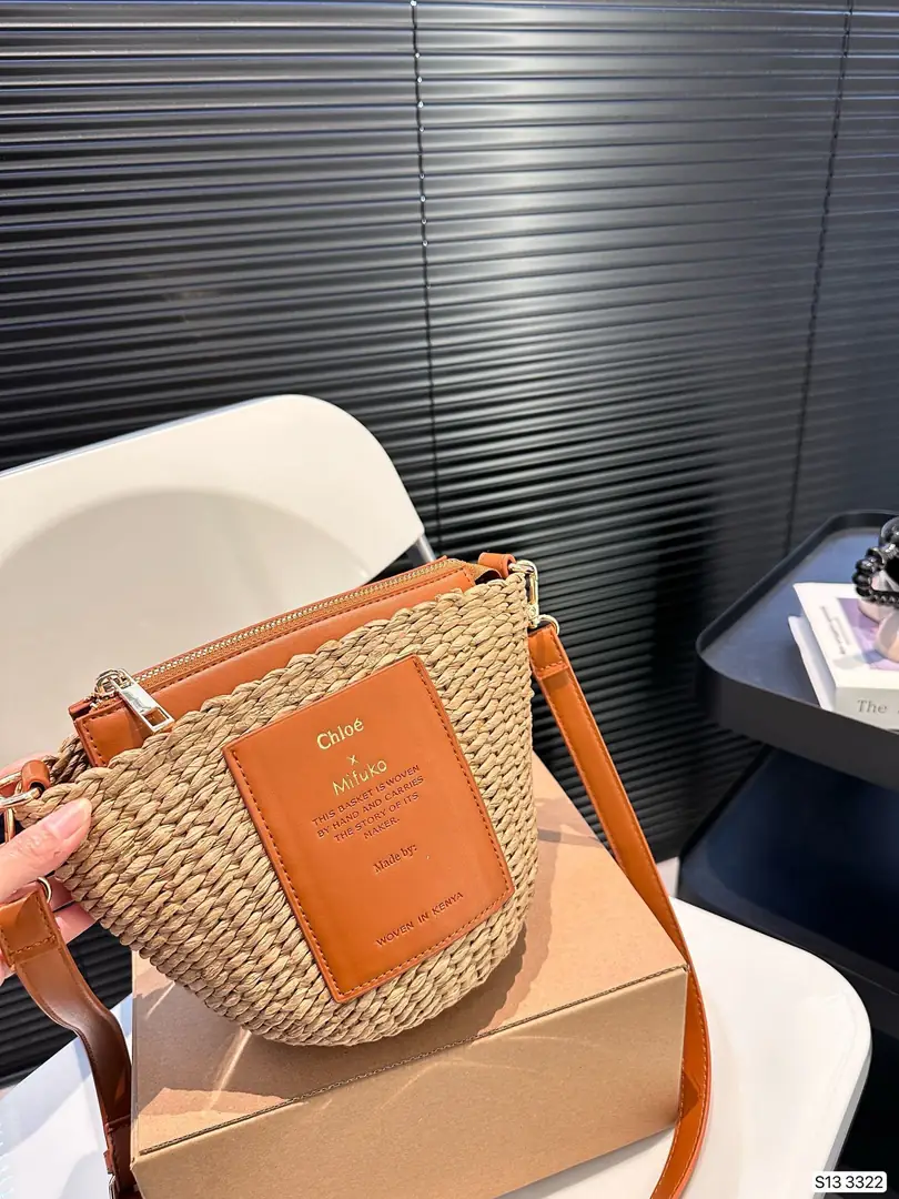 V2459-422.3💴63.66$Chloe gallery