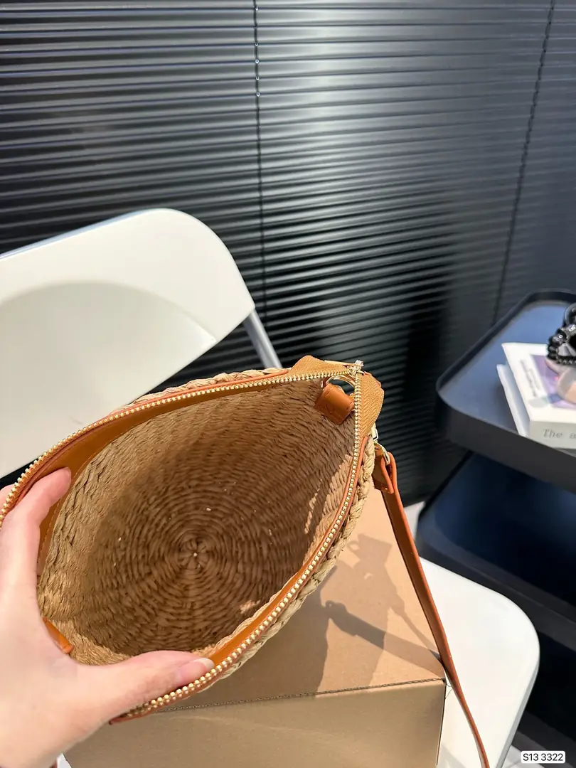 V2459-422.3💴63.66$Chloe gallery