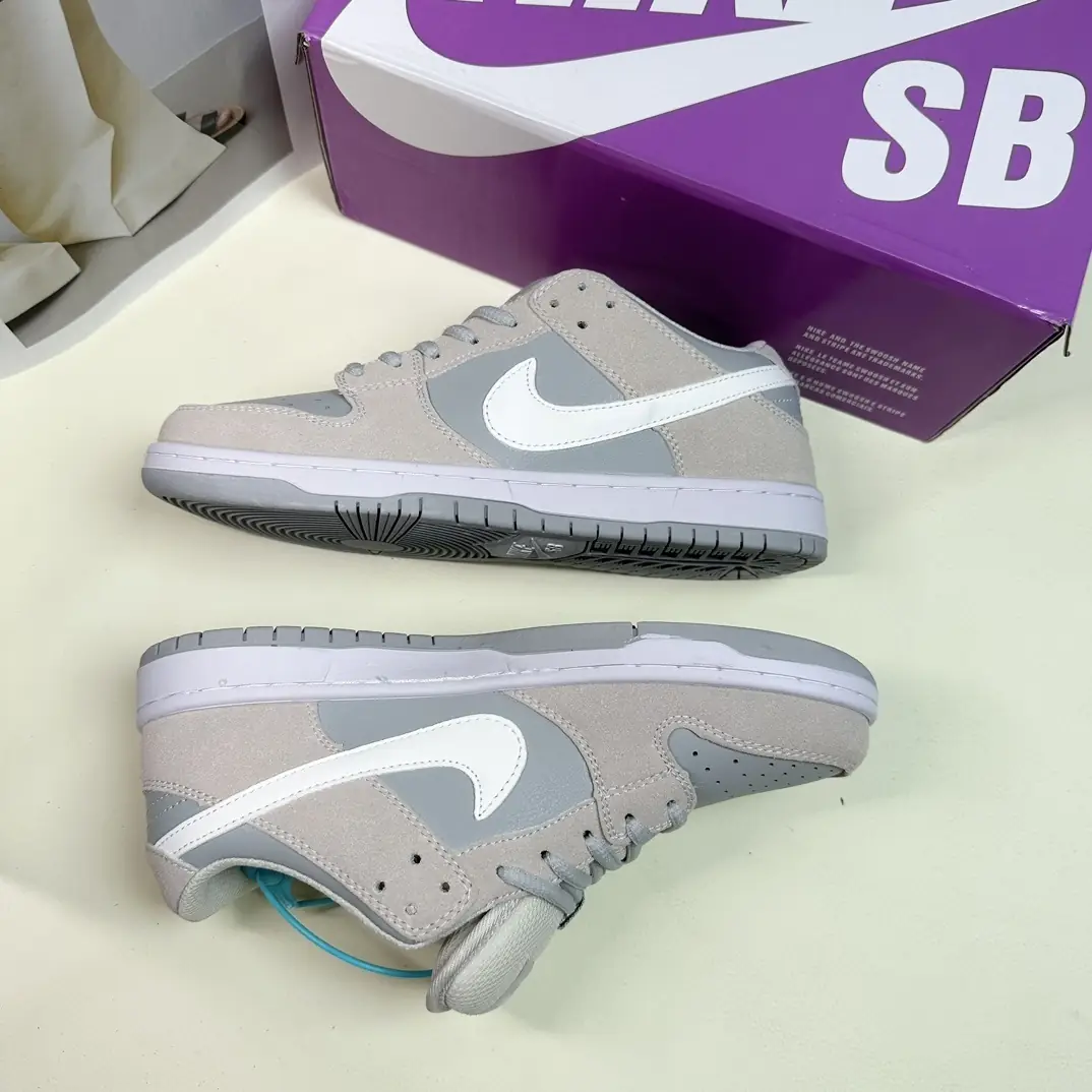 V2489-236.7💴32.88$NIKE gallery