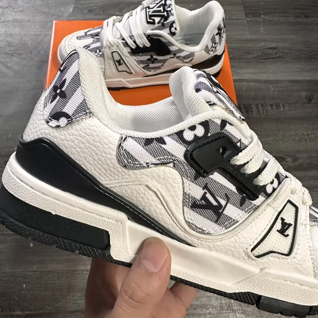 V2652-265.5💴40.88$LV gallery