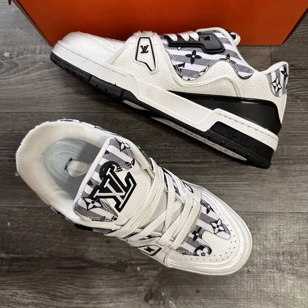 V2652-265.5💴40.88$LV gallery