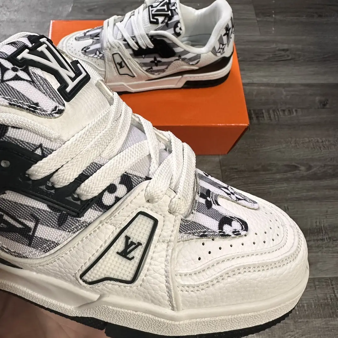 V2652-265.5💴40.88$LV gallery