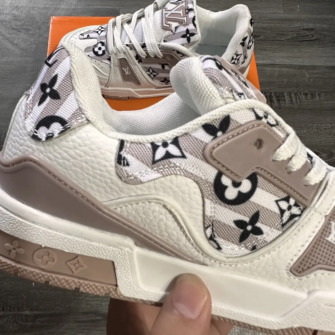 V2652-265.5💴40.88$LV gallery