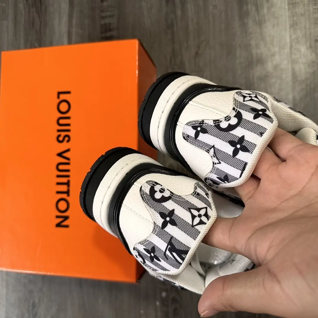 V2652-265.5💴40.88$LV gallery