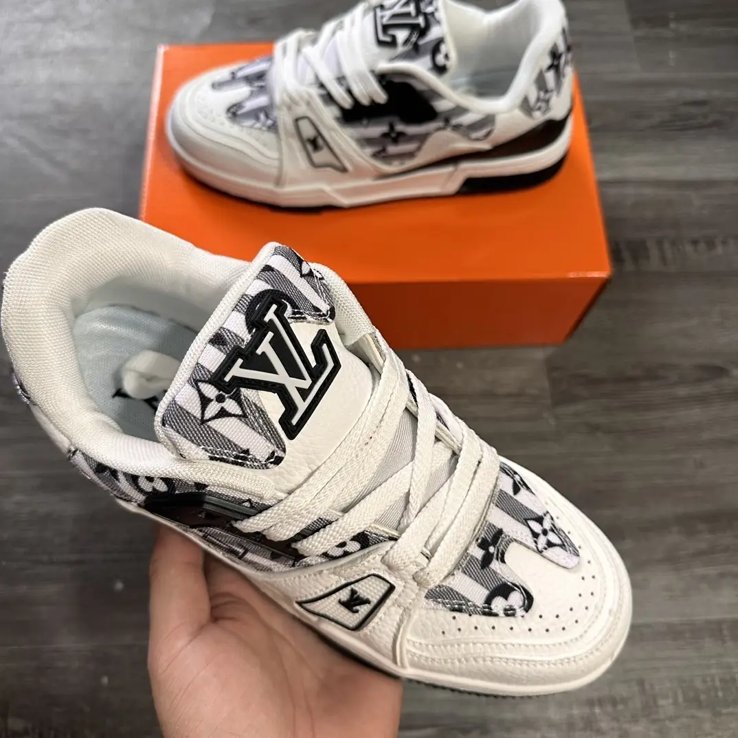 V2652-265.5💴40.88$LV gallery