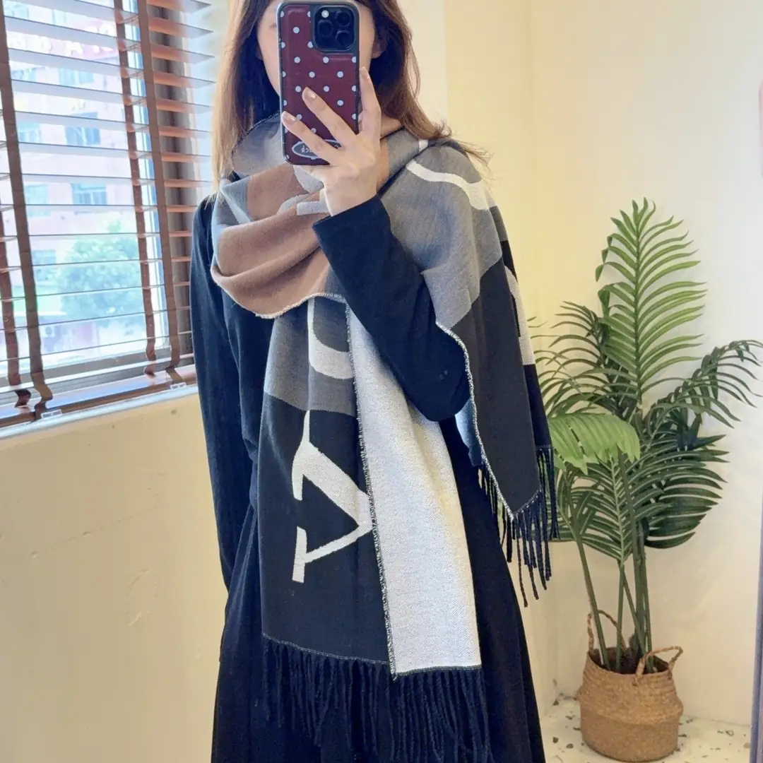 V2916-💴28.88$BURBERRY gallery