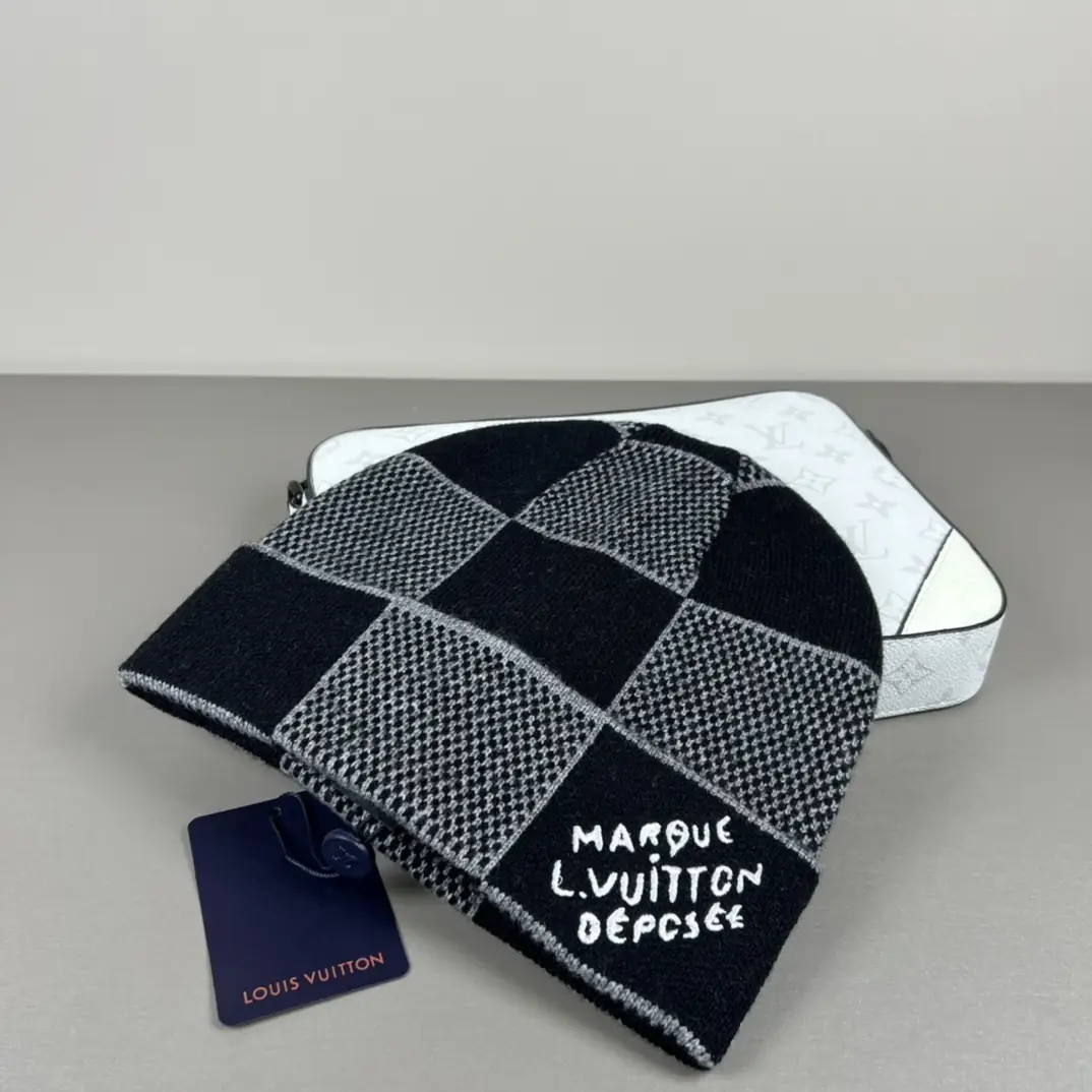 V2918-💴27.55$LV gallery