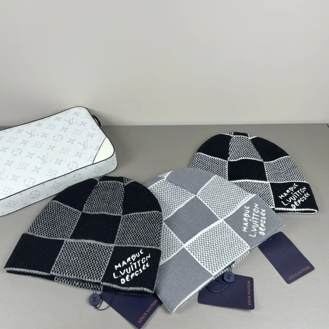 V2918-💴27.55$LV gallery