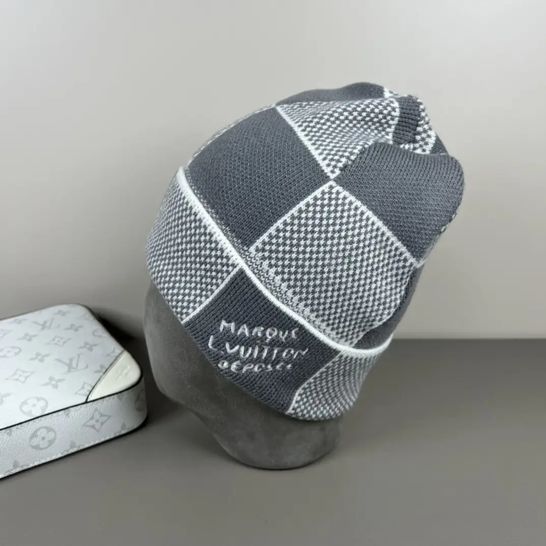 V2918-💴27.55$LV gallery