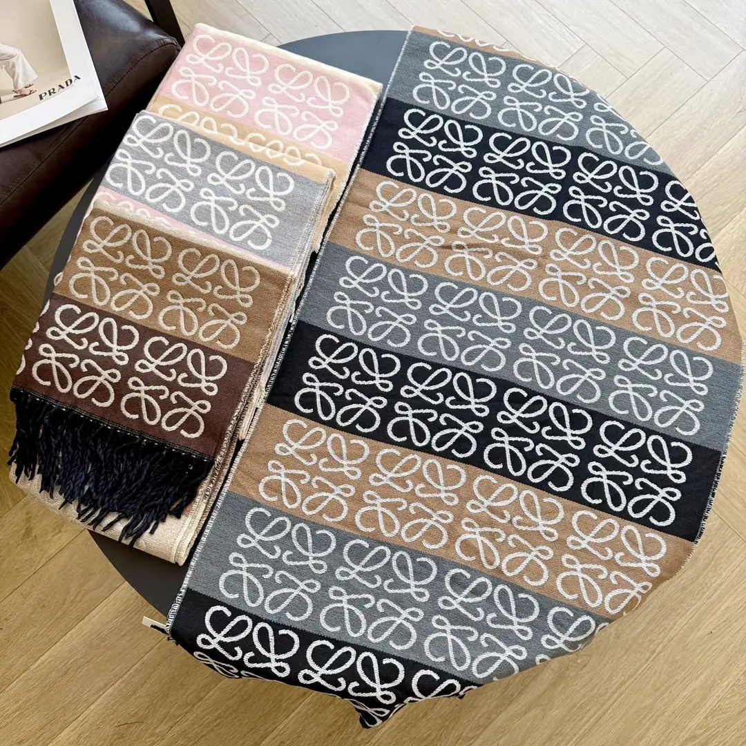 V2921-💴29.33$LOEWE gallery