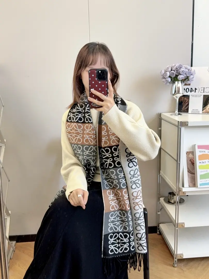 V2921-💴29.33$LOEWE gallery