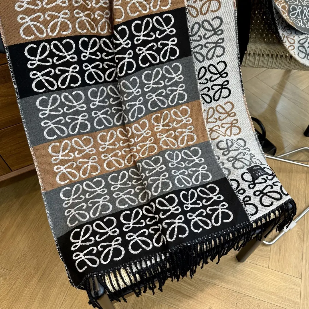 V2921-💴29.33$LOEWE gallery