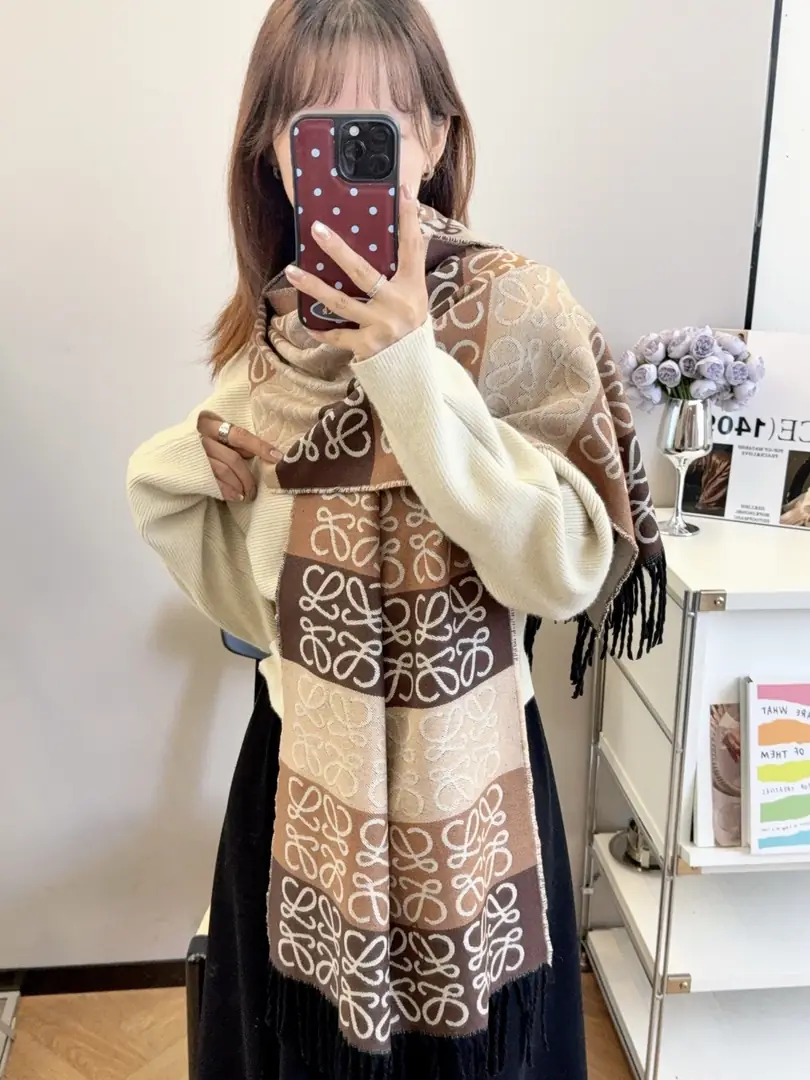 V2921-💴29.33$LOEWE gallery