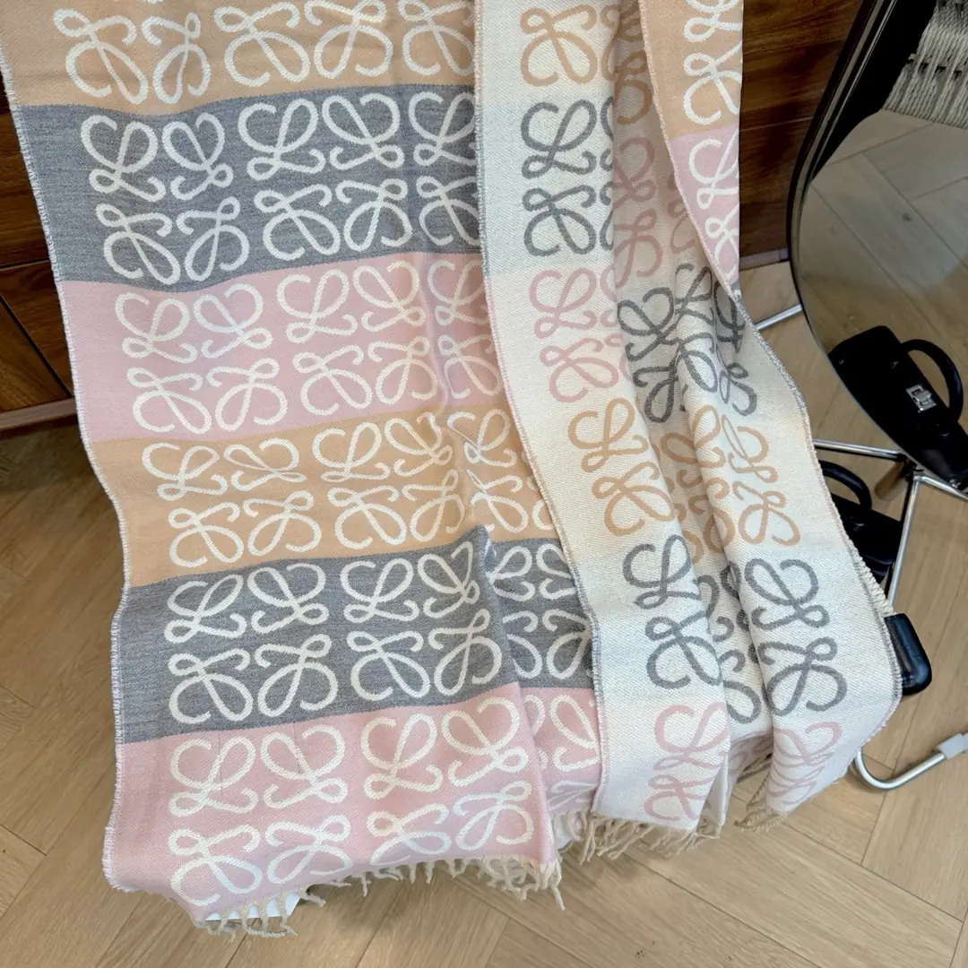 V2921-💴29.33$LOEWE gallery