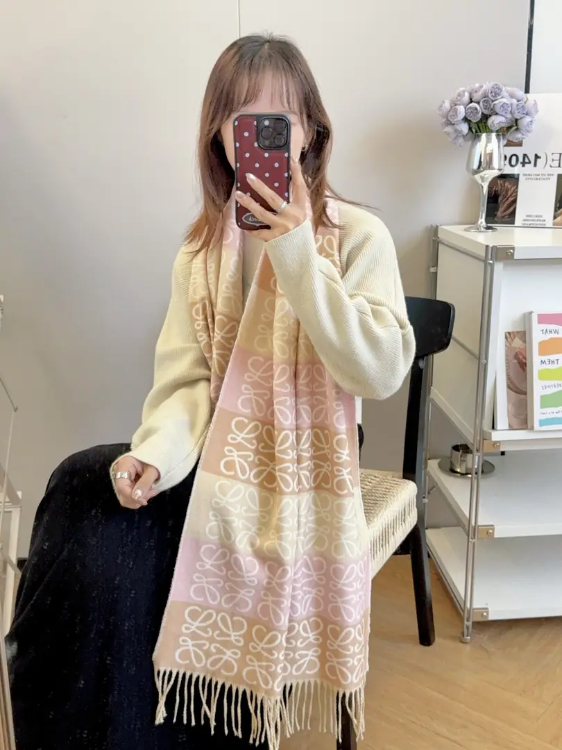 V2921-💴29.33$LOEWE gallery