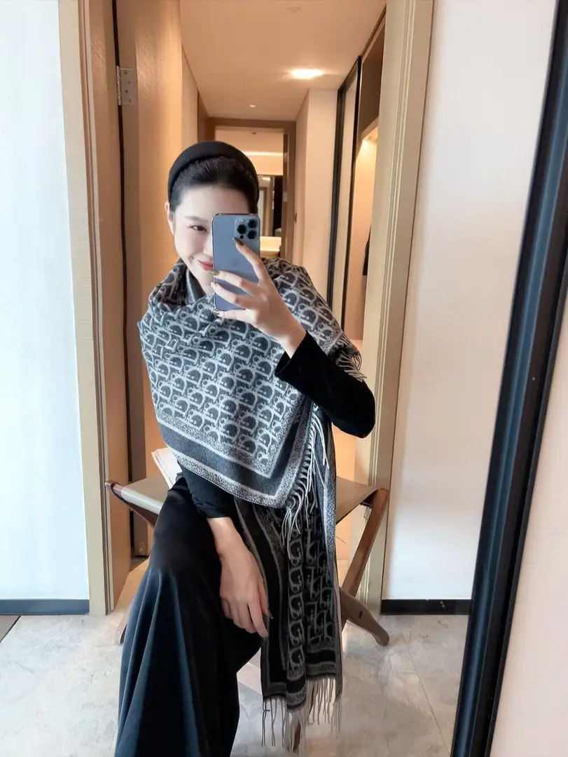 V2982-💴28.71$dr gallery