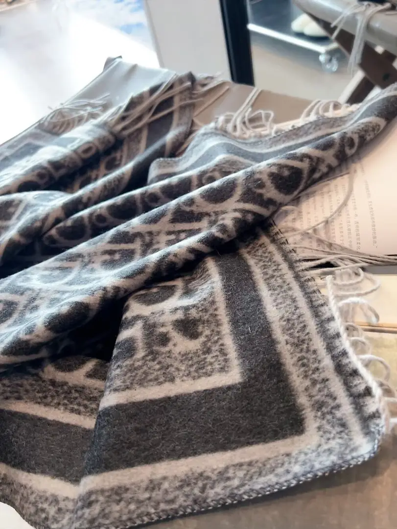 V2982-💴28.71$dr gallery