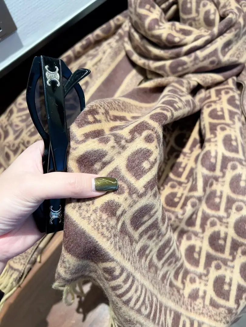 V2982-💴28.71$dr gallery