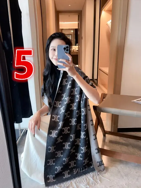 V2985-💴28.45$CELINE gallery