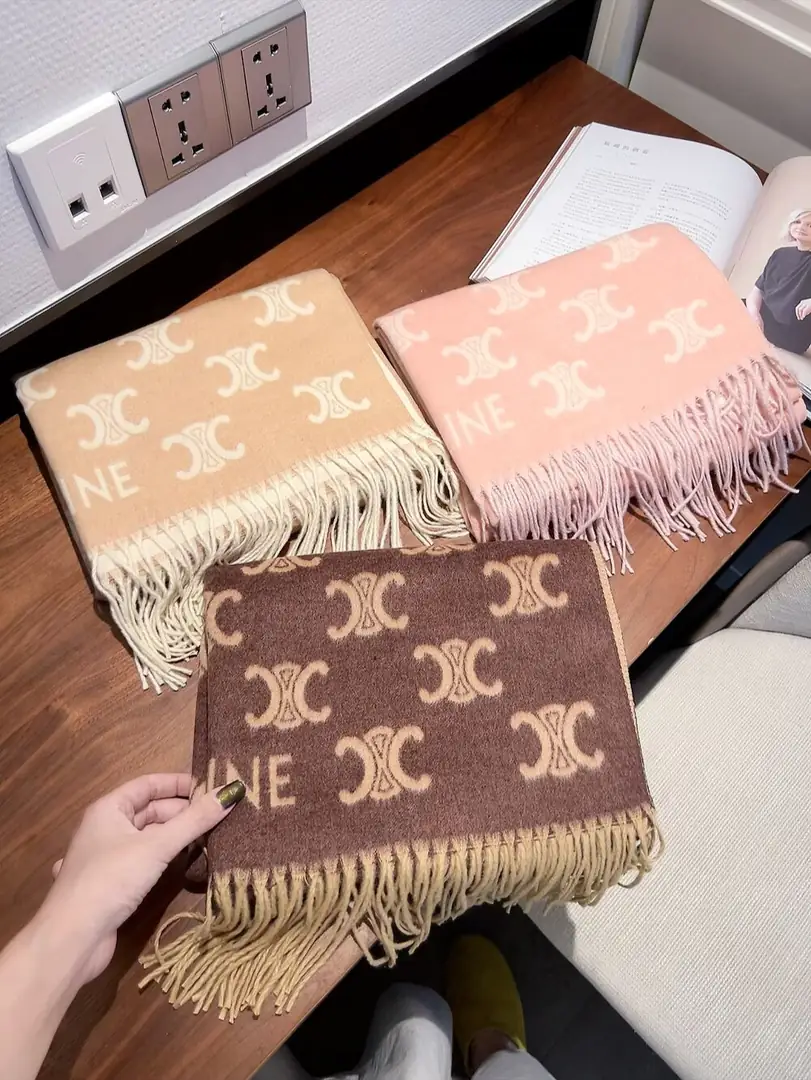 V2985-💴28.45$CELINE gallery