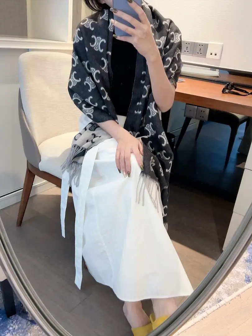 V2985-💴28.45$CELINE gallery