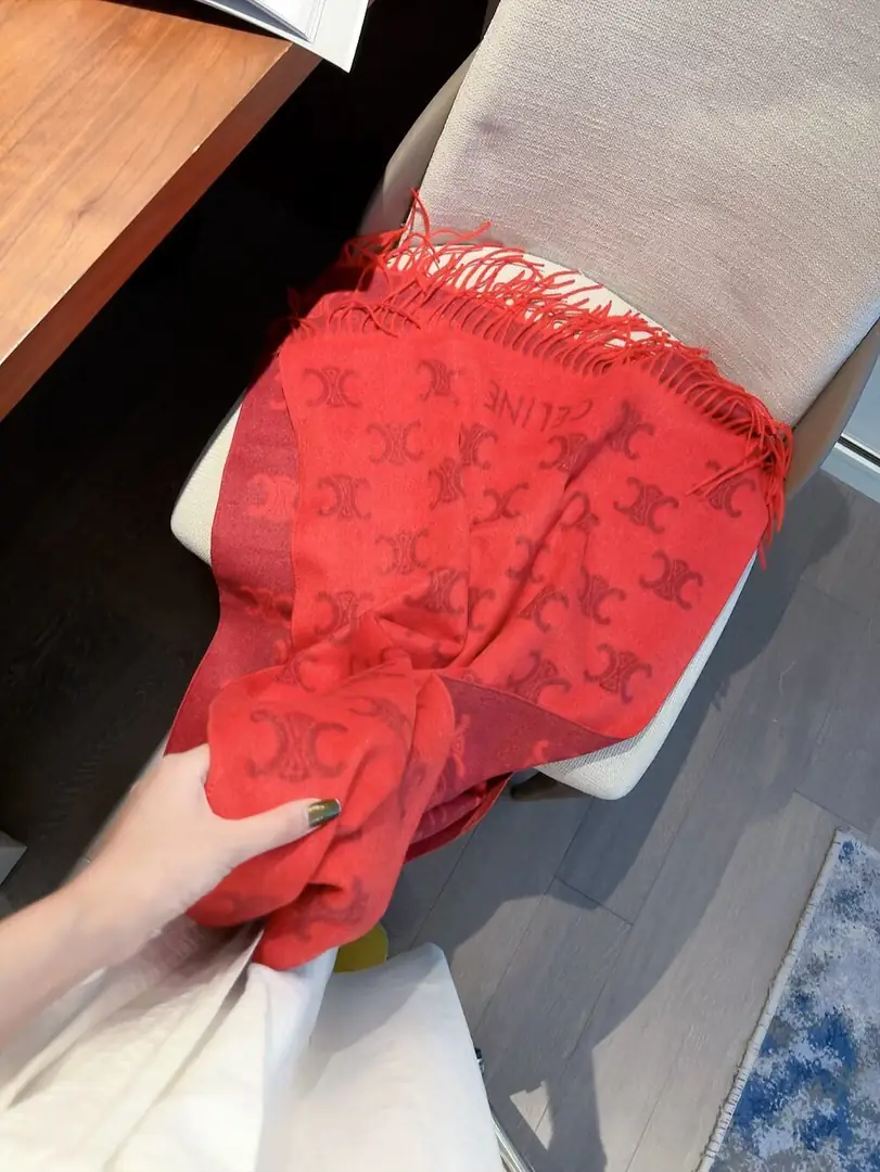 V2985-💴28.45$CELINE gallery