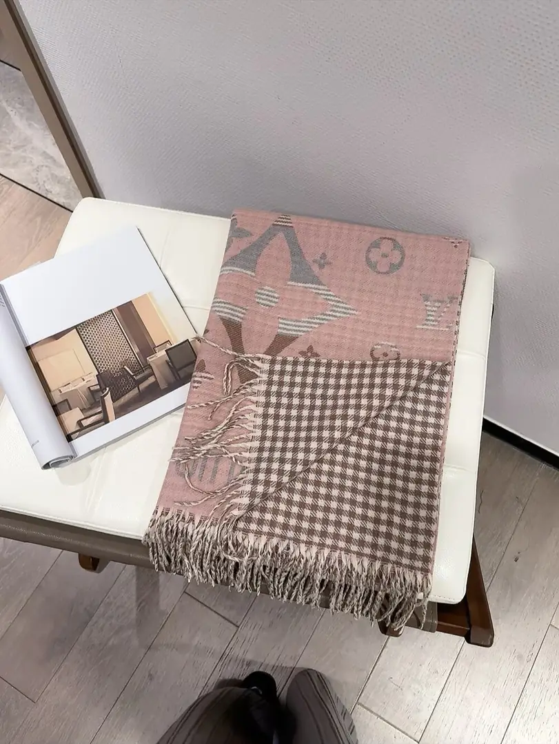 V2987-💴28.66$LV gallery