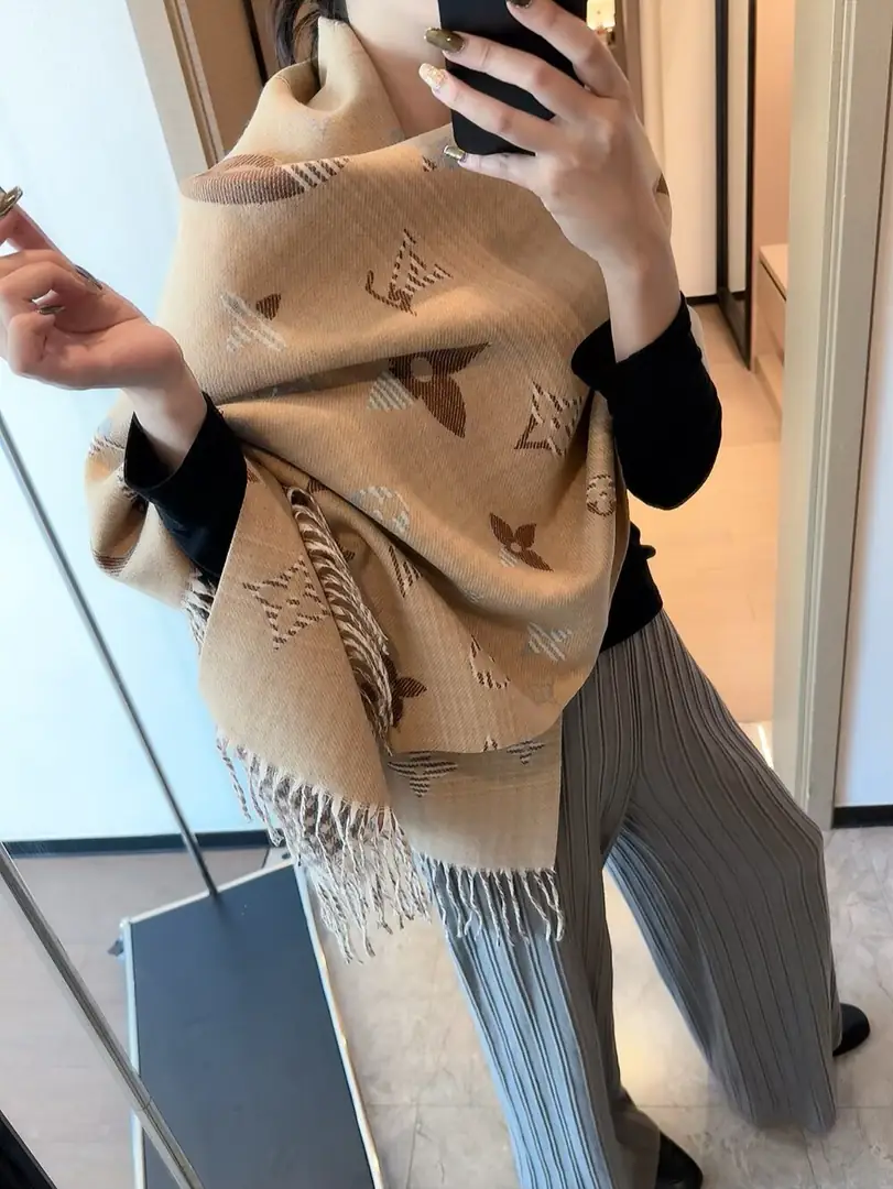 V2987-💴28.66$LV gallery