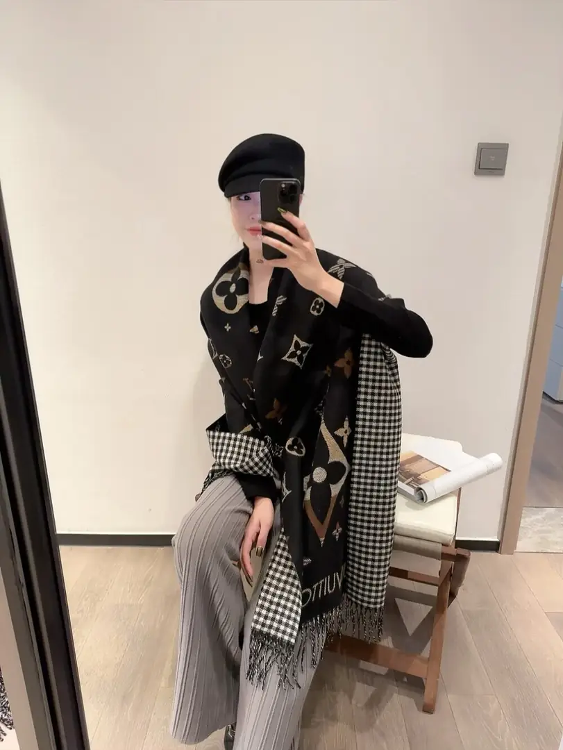 V2987-💴28.66$LV gallery