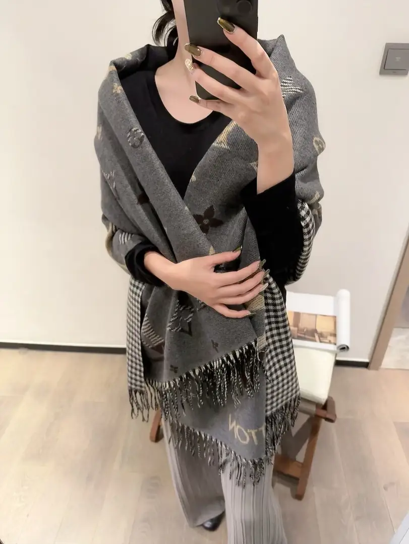 V2987-💴28.66$LV gallery