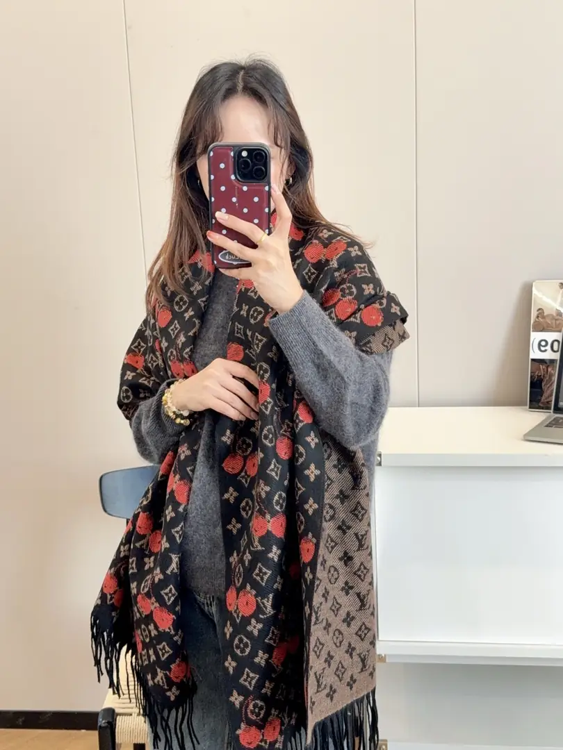 V3001-💴30.99$LV gallery