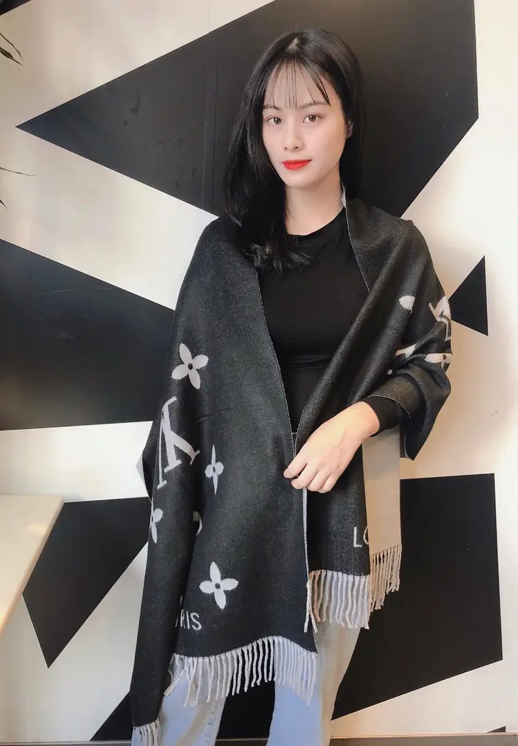 V3027-💴25.99$LV gallery