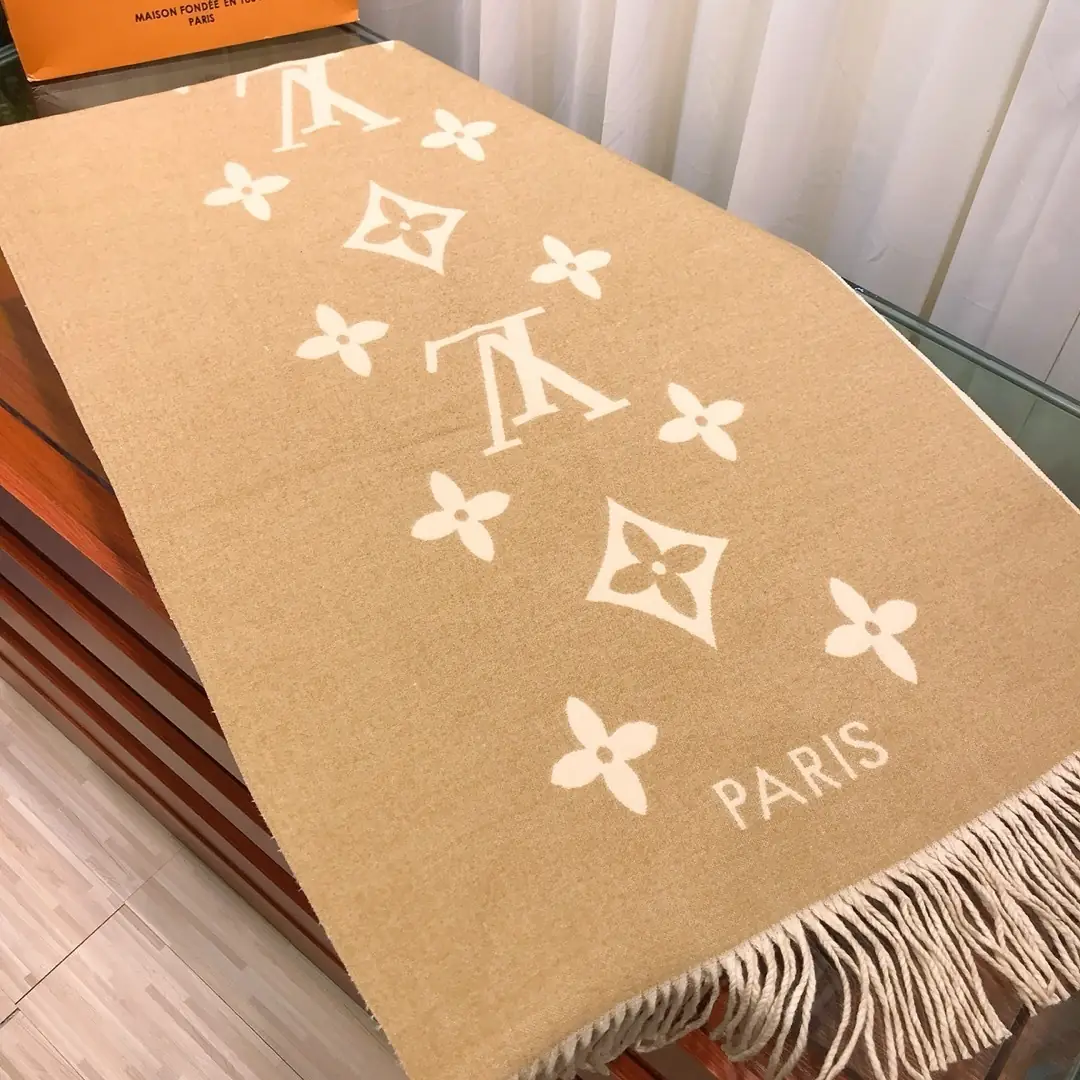 V3027-💴25.99$LV gallery