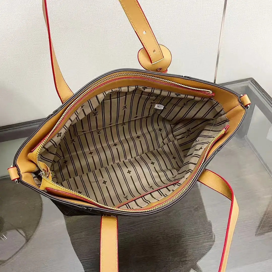 V3051-💴33.55$LV gallery