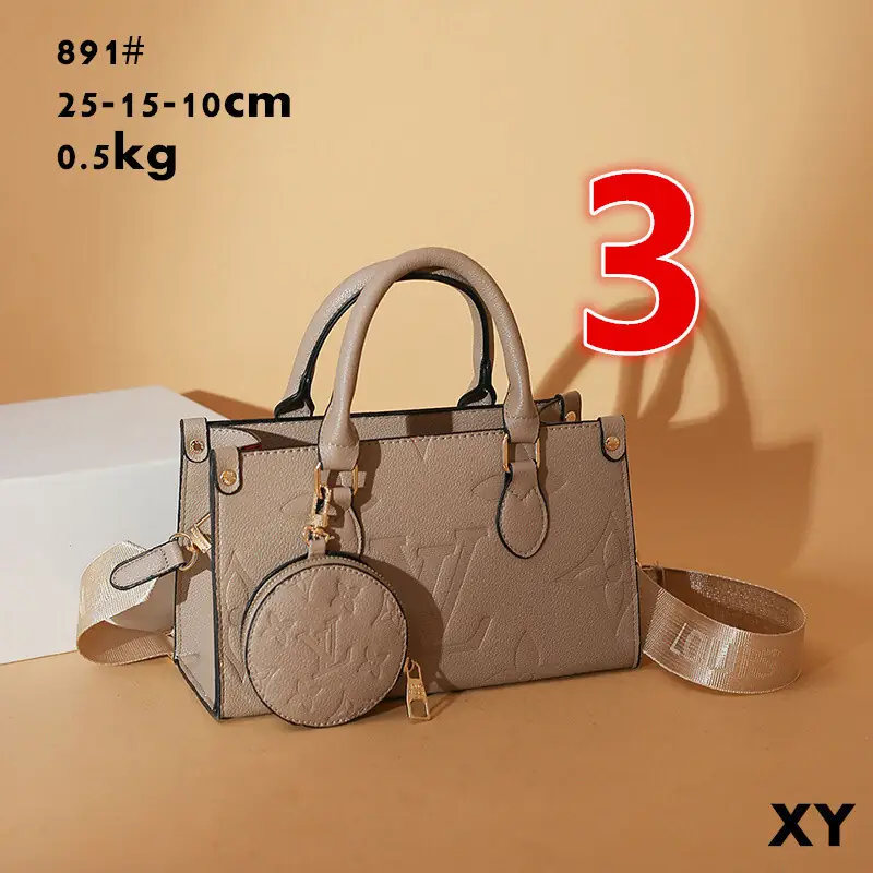 V3063-228💴31.88$LV gallery