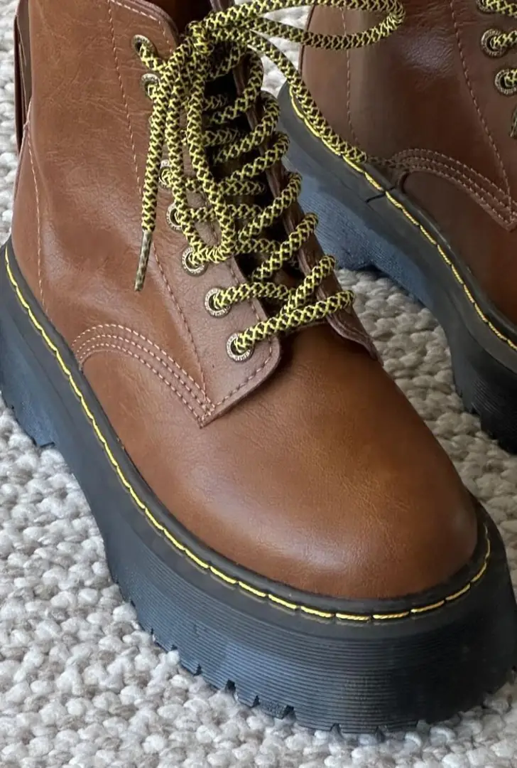 V3071-💴68.88$Dr. Martin gallery