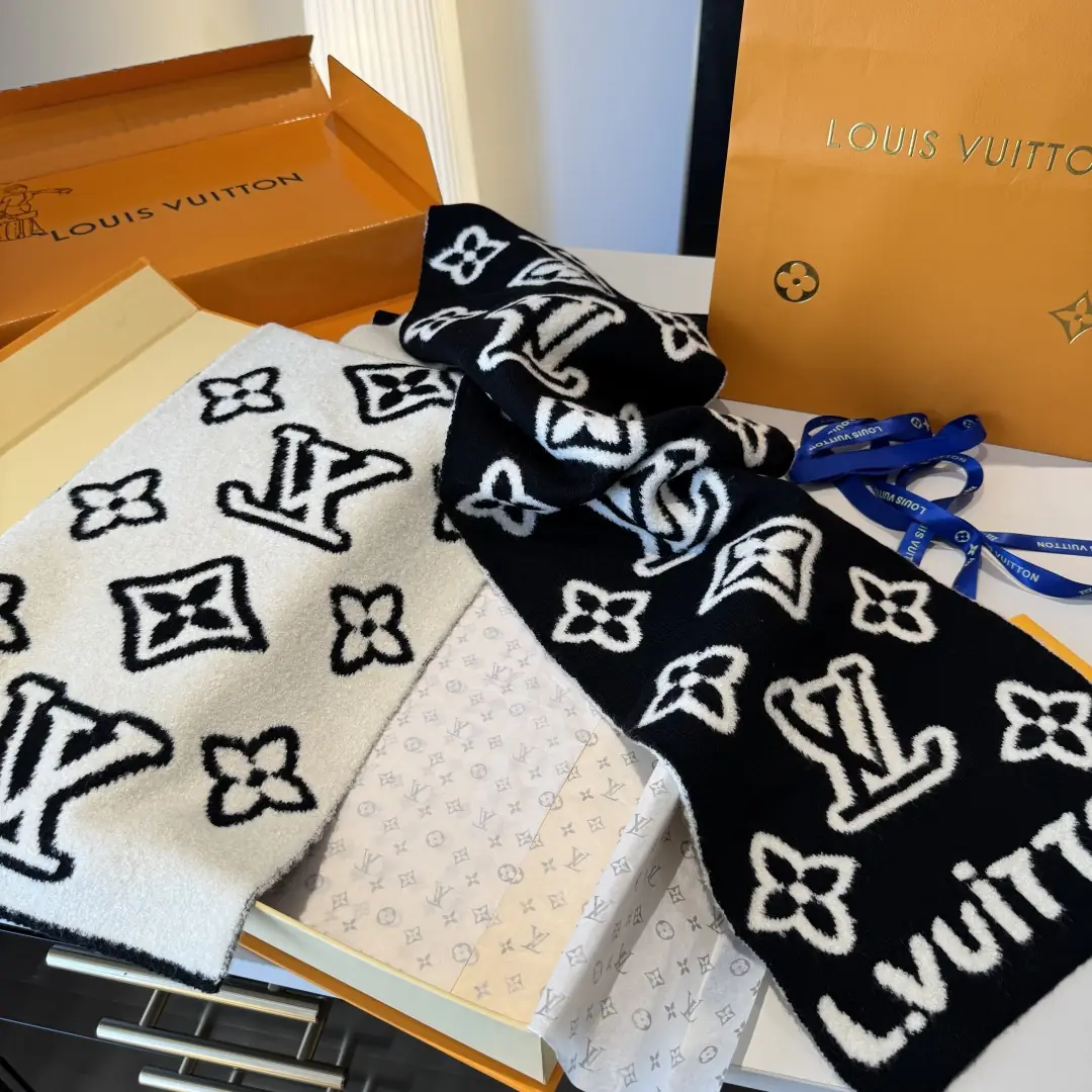 V3114-💴28.66$LV gallery