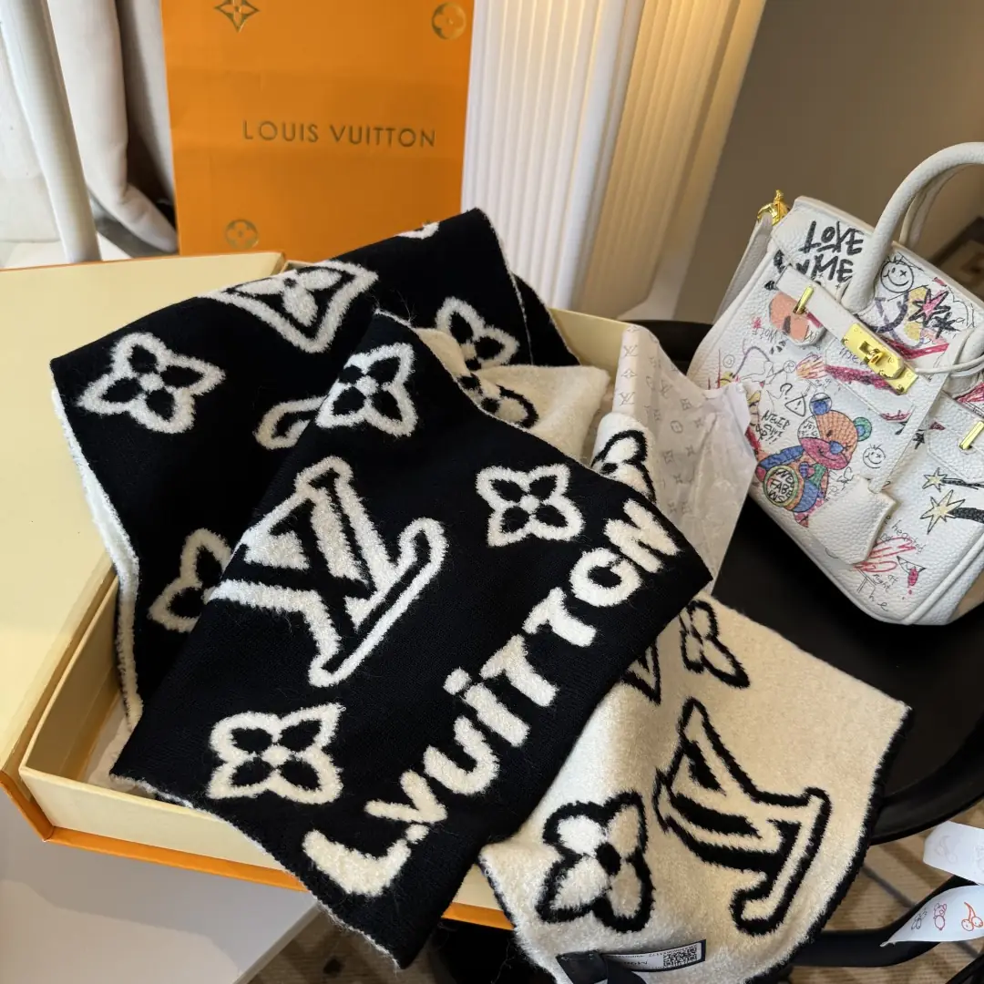 V3114-💴28.66$LV gallery