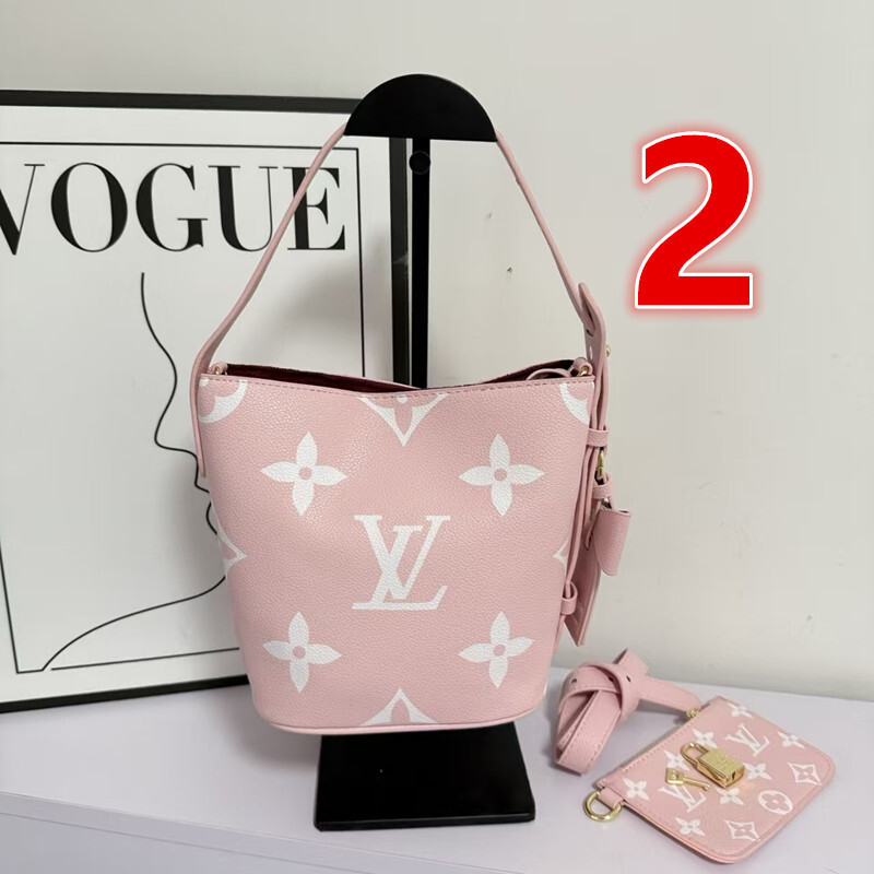 V3133-💴27.99$LV gallery