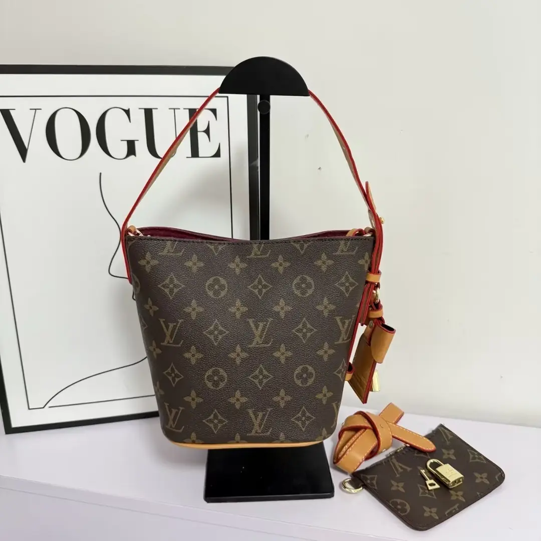 V3133-💴27.99$LV gallery