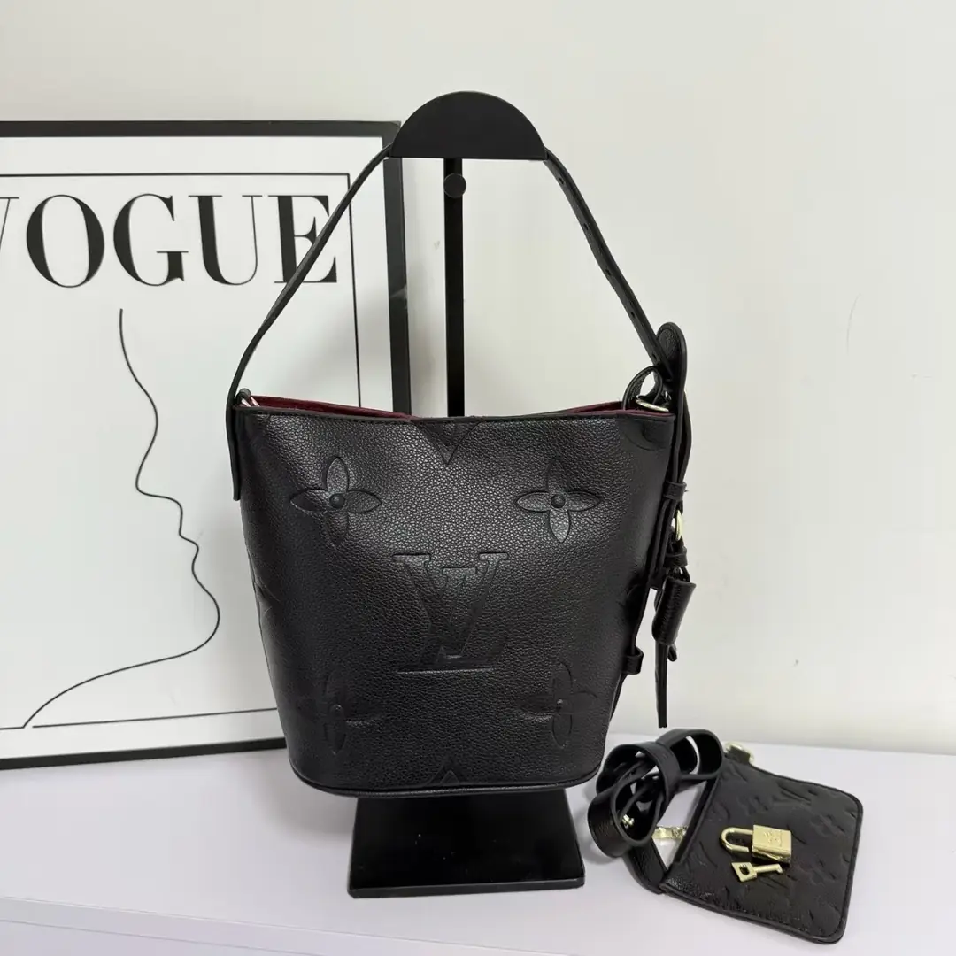 V3133-💴27.99$LV gallery